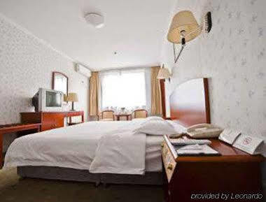 Super 8 Hotel Xian Da Yan Ta מראה חיצוני תמונה