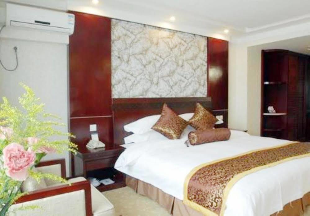 Super 8 Hotel Xian Da Yan Ta מראה חיצוני תמונה